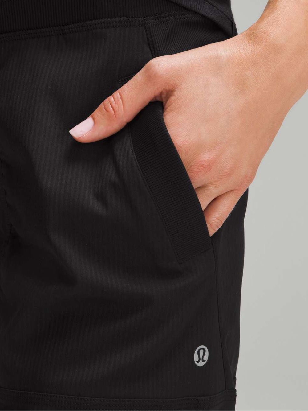 Lululemon Dance Studio Mid Rise Pants Short Black Size 2 Activewear Athleisure - Picture 4 of 12